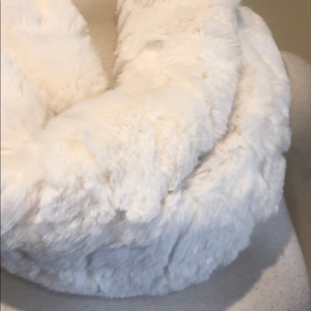 Urban outfitters soft white circle scarf NWOT - Picture 2 of 4